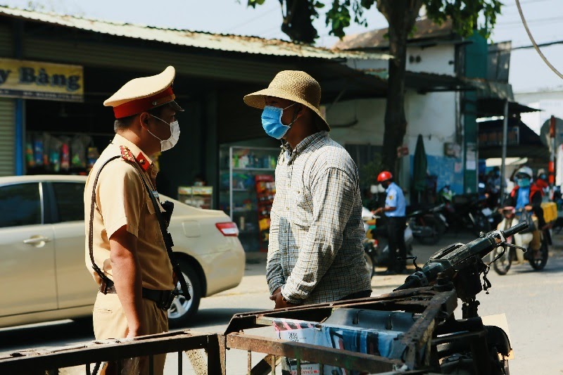 Xe Lôi Tự Chế Thô Sơ Bị Cấm Trong Luật Giao Thông đường Bộ Tại Việt Nam